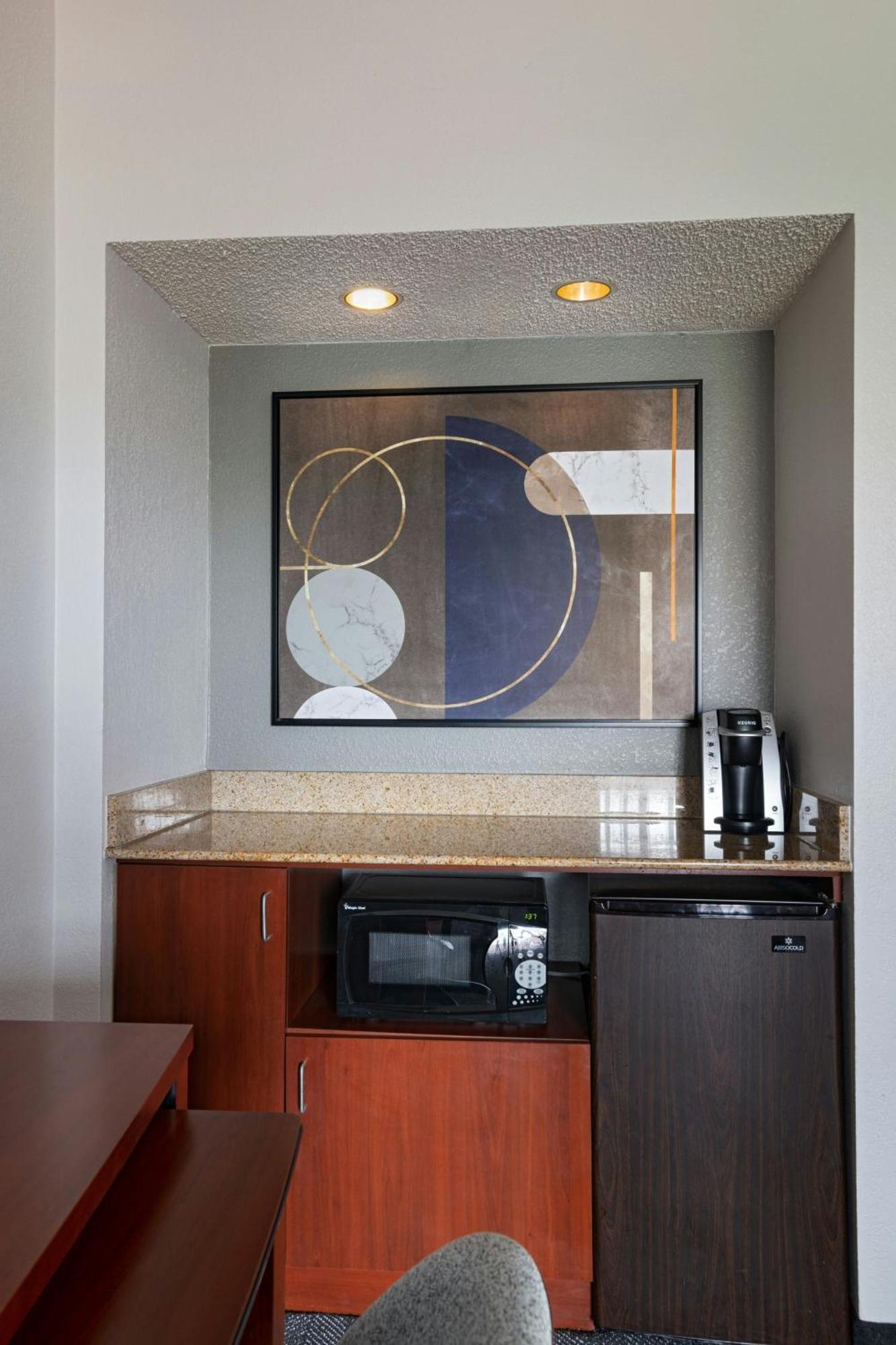 Courtyard By Marriott San Antonio Airport Hotel Exterior photo