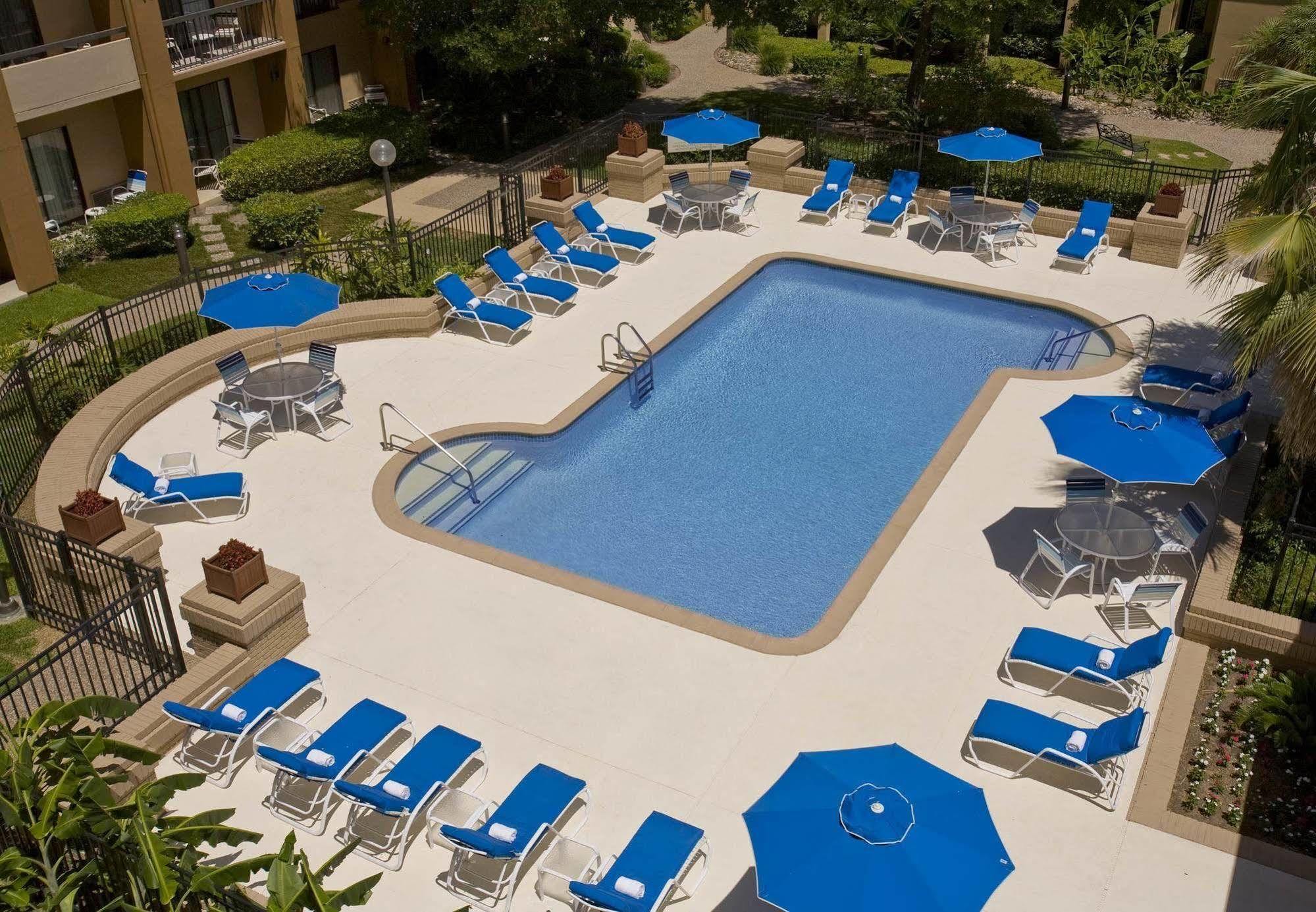 Courtyard By Marriott San Antonio Airport Hotel Exterior photo
