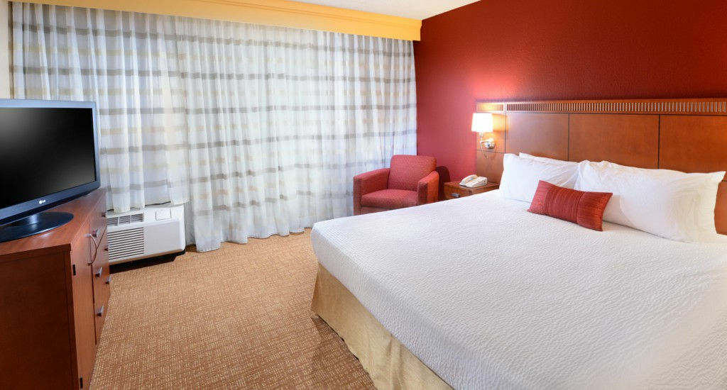 Courtyard By Marriott San Antonio Airport Hotel Exterior photo
